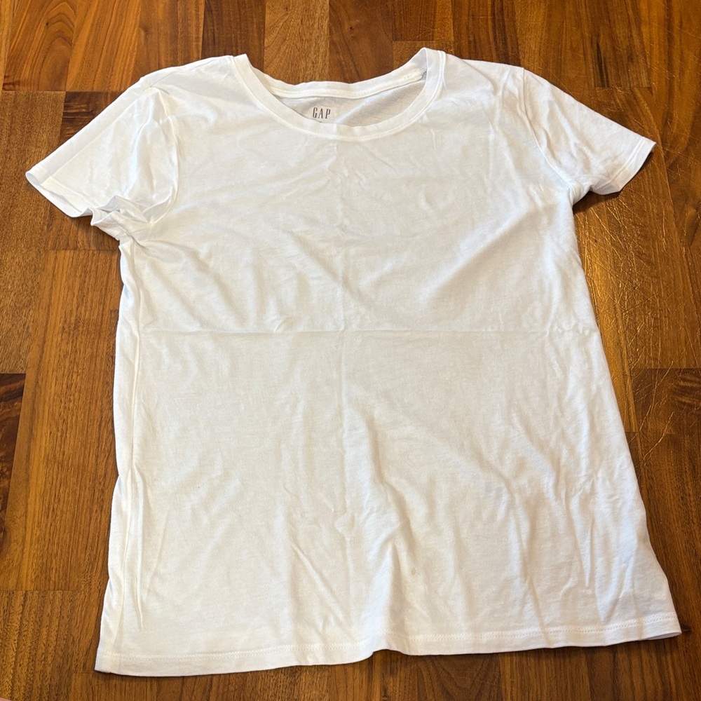 GAP White Short Sleeve Crew Tee